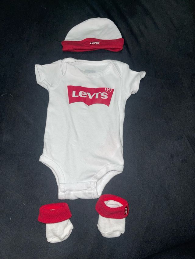Conjunto Bebé Levi's Blanco y Rojo