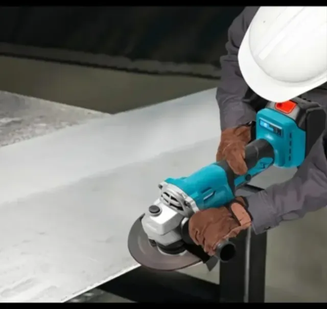 Lixadeira Angular Sem Fio com 2 Baterias