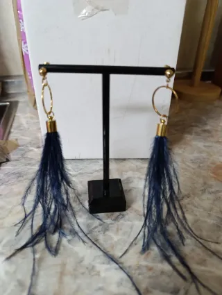 Pendientes largos plumas azul y dorado