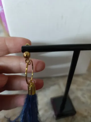 Pendientes largos plumas azul y dorado