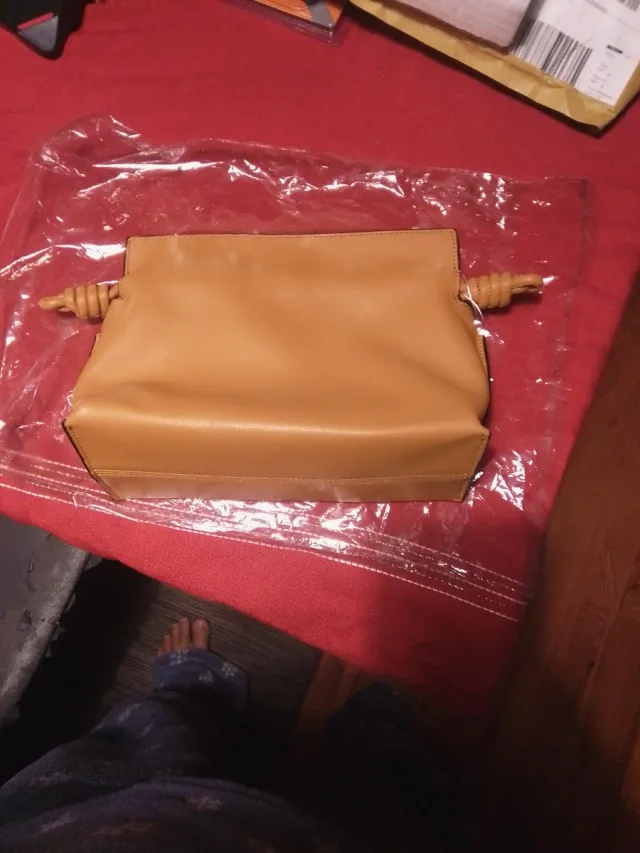 Bolso de piel marrón