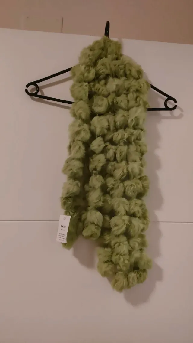 Bufanda de pelo verde