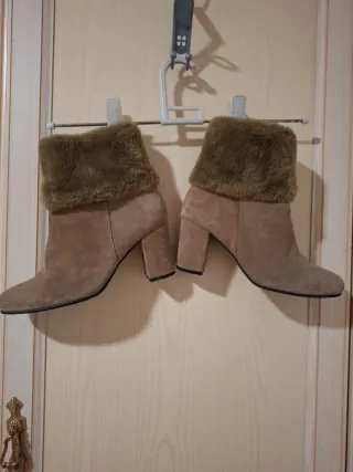 Botines beige con pelo