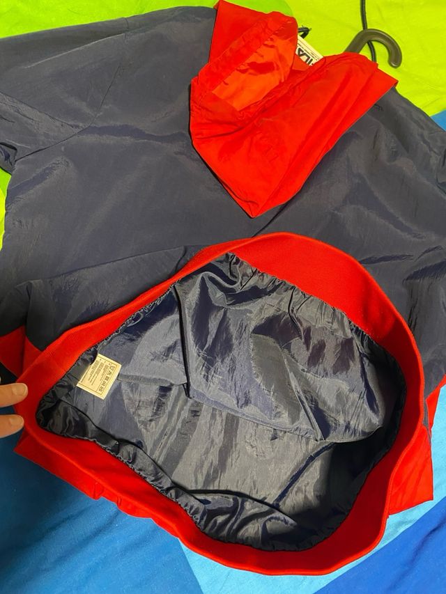 Cortavientos Fila Azul y Rojo