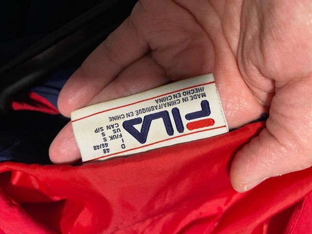 Cortavientos Fila Azul y Rojo