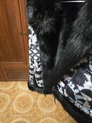 Giacca con pelliccia e stampa floreale inerm