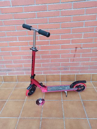 Patinete plegable rojo