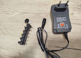 Adaptador CA-CC Voltaje Variable 3-12V