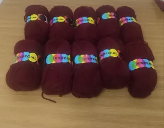 Lana Especial color burdeos