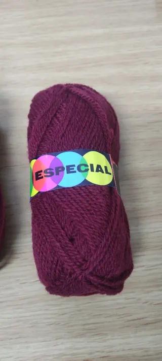 Lana Especial color burdeos