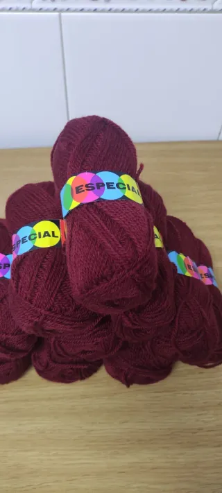 Lana Especial color burdeos