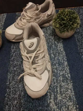 Zapatillas Asics NYC Gel Beige/Gris