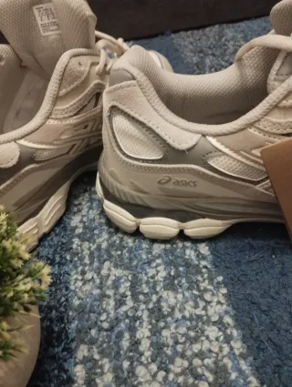 Zapatillas Asics NYC Gel Beige/Gris