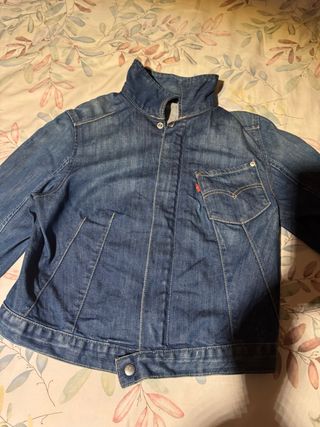 Cazadora Vaquera Levi's. súper chula