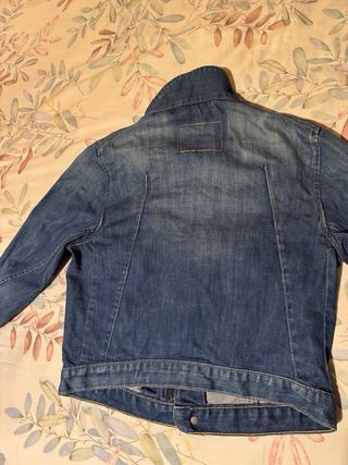 Cazadora Vaquera Levi's. súper chula