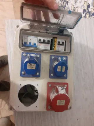 Cuadro Eléctrico con Enchufes