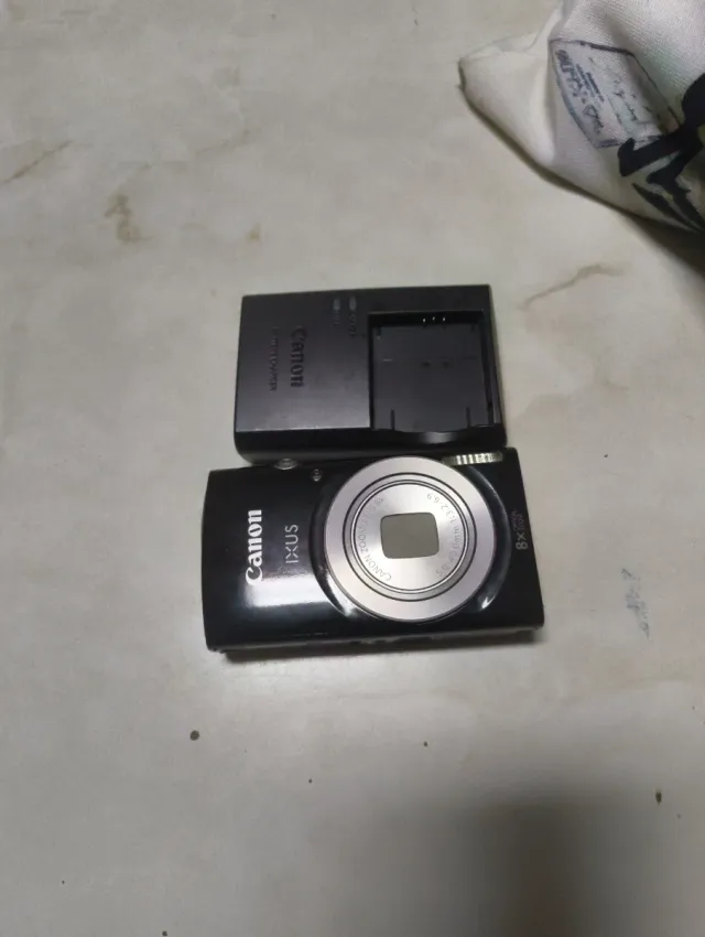 Cámara Digital Canon IXUS Negra