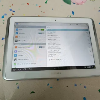 Tablet Samsung Plata y Blanca