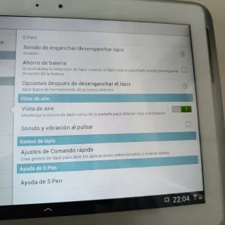 Tablet Samsung Plata y Blanca