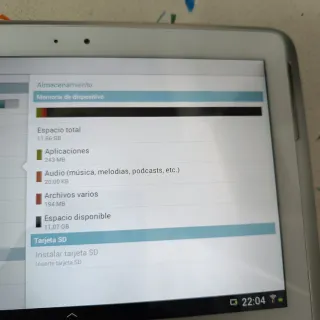 Tablet Samsung Plata y Blanca