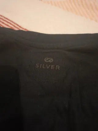 Camista cortita con letras rosas