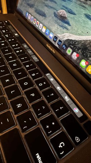 MacBook Pro 16 2019 Touch Bar