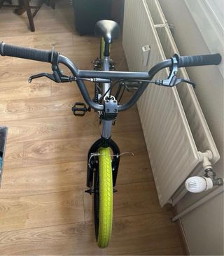 Bicicleta BMX Plata Ruedas Verdes