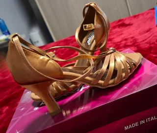 Zapatos de baile Lidmag dorados talla 38 Nuevos