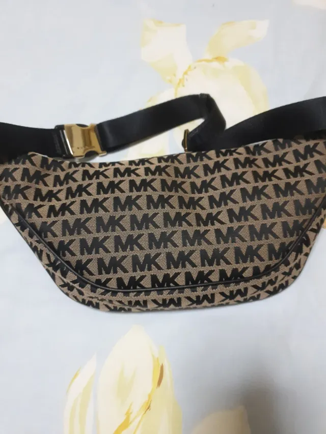 Riñonera Michael Kors MK