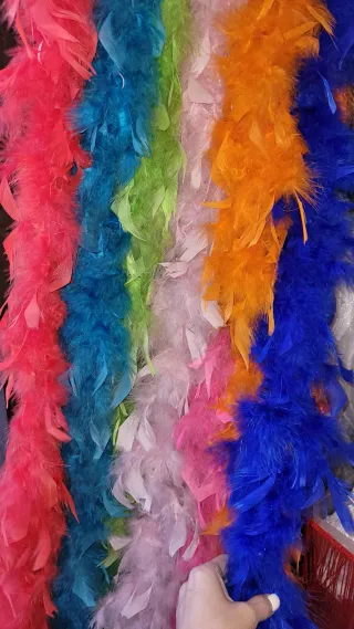 Lote 50 boas de plumas