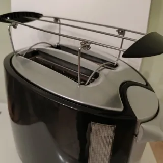 Tostapane nero e argento