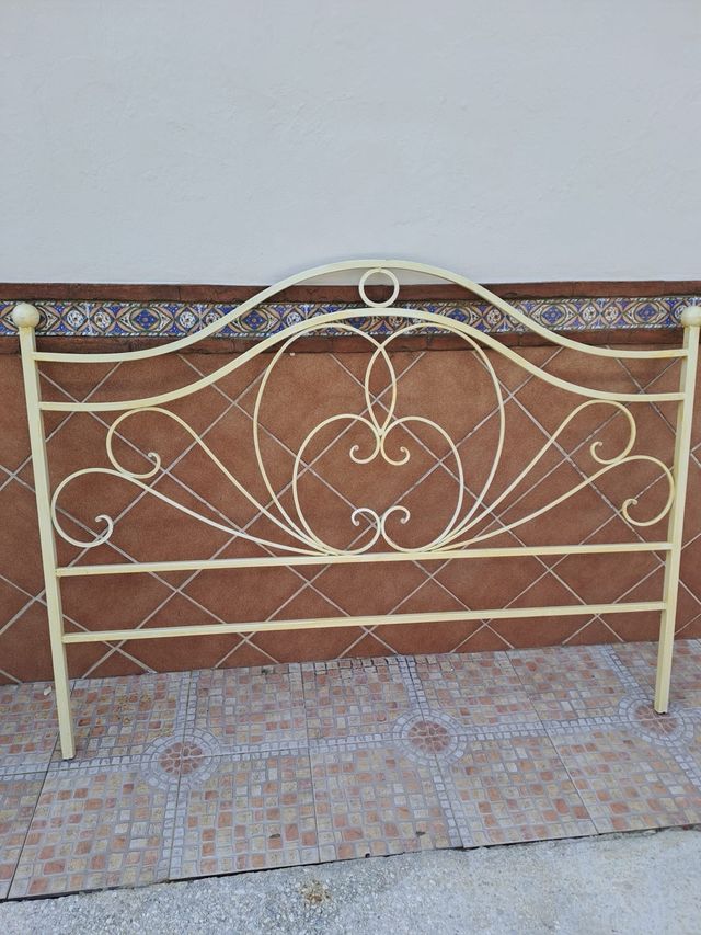 Cabecero de hierro beige 1,50m