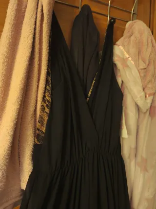 Vestido de fiesta negro y dorado