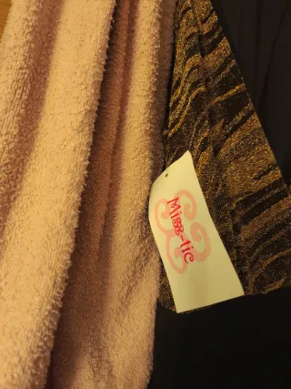 Vestido de fiesta negro y dorado