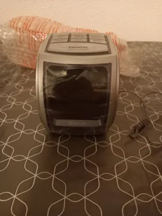 Radio despertador Bench con proyección