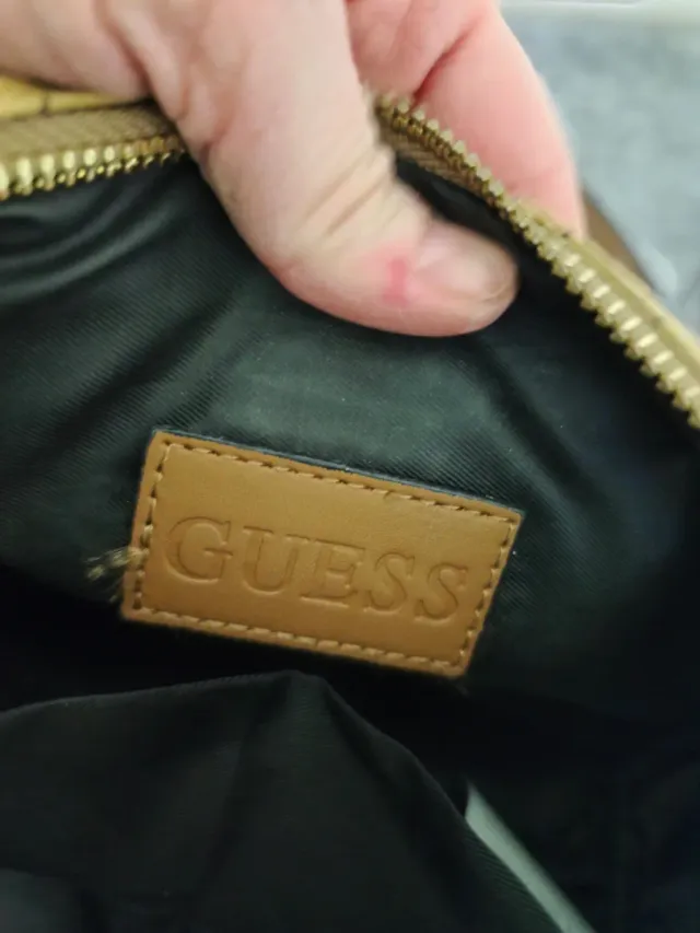 Bolso Guess bandolera beige y marrón