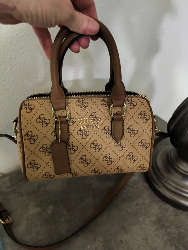 Bolso Guess bandolera beige y marrón