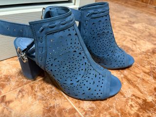 Botines sandalia azul destalonados