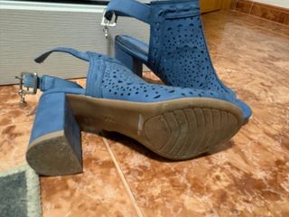 Botines sandalia azul destalonados