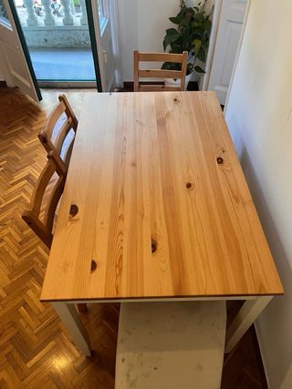 Mesa de madera rústica