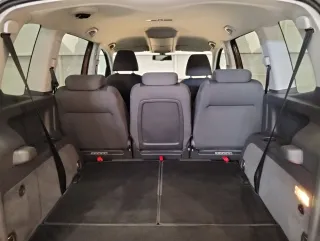 Volkswagen Touran - 7 Plazas