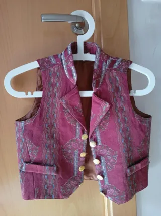 Chaleco fallero bordado dorado y rojo granate