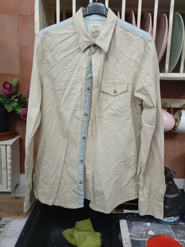 Camisa Bershka Beige y Azul Talla M