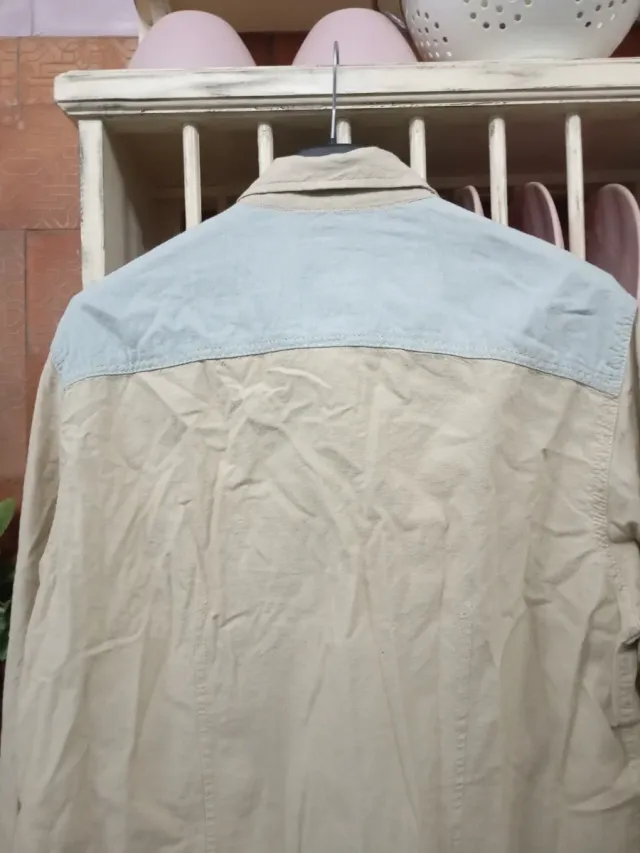 Camisa Bershka Beige y Azul Talla M