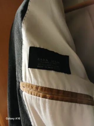 Blazer pana hombre t.50 Zara puesta una vez!!