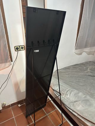 Espejo de pie IKEA KARMSUND Negro