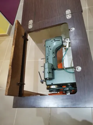 Máquina de coser Refrey Transforma