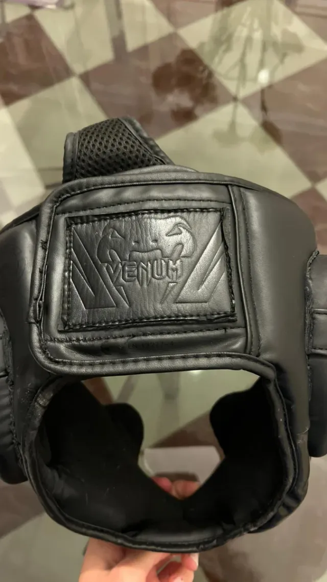 Casco VENUM Negro Mate Sparring