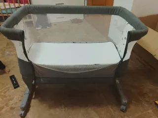 Cuna de bebé colecho gris