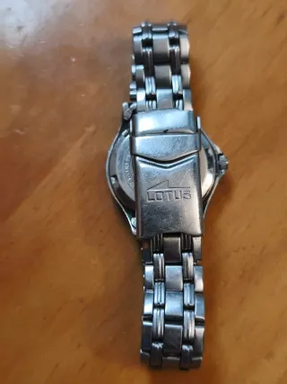 Reloj Lotus Plata y Blanco